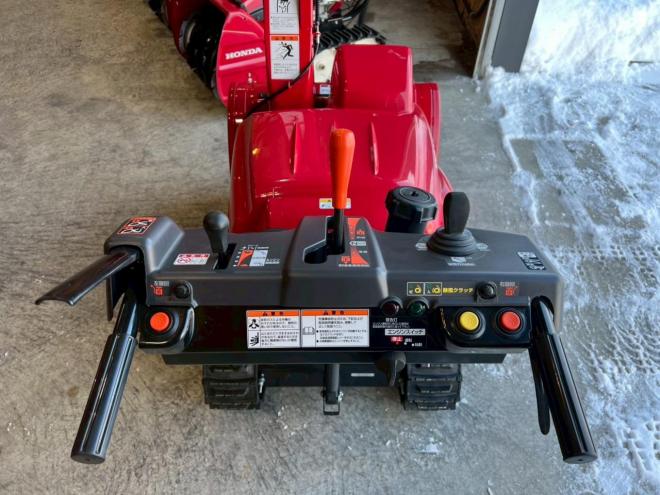 除雪機ホンダ　HSS1170i！ハイブリッド！