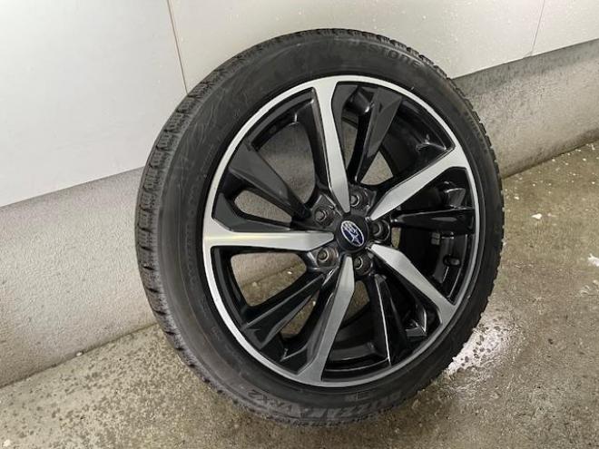 レヴォーグ１．６　ＧＴ－Ｓアイサイト　本州仕入　ワンオーナー　禁煙車　ＳＴｉスポイラー　社外１８インチＡＷ　純正１８ＡＷ＋スタッドレスタイヤ付　純正ナビ　フルセグ地デジ　ＤＶＤ再生　バックカメラ　Ｂｌｕｅｔｏｏｔｈハンズフリー　ＥＴＣ 4WD 1600 5Dr