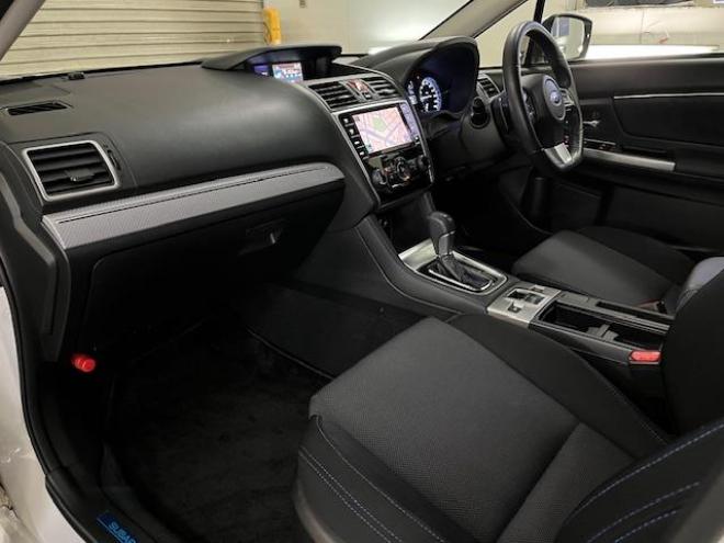 レヴォーグ１．６　ＧＴ－Ｓアイサイト　本州仕入　ワンオーナー　禁煙車　ＳＴｉスポイラー　社外１８インチＡＷ　純正１８ＡＷ＋スタッドレスタイヤ付　純正ナビ　フルセグ地デジ　ＤＶＤ再生　バックカメラ　Ｂｌｕｅｔｏｏｔｈハンズフリー　ＥＴＣ 4WD 1600 5Dr