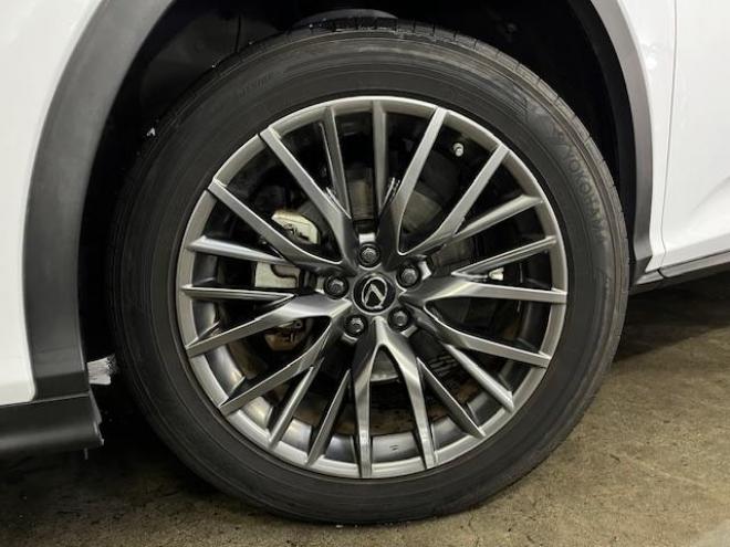 レクサスＲＸ４５０ｈ　Ｆスポーツ　本州仕入　寒冷地仕様　禁煙車　電動サンルーフ　純正２０インチＡＷ　社外１８ＡＷ＋スタッドレスタイヤ付　純正レザーシート　純正ナビ　地デジ　Ｂｌｕｅｔｏｏｔｈ　シートヒーター＆クーラー　前後ドラレコ 4WD 3500 5Dr