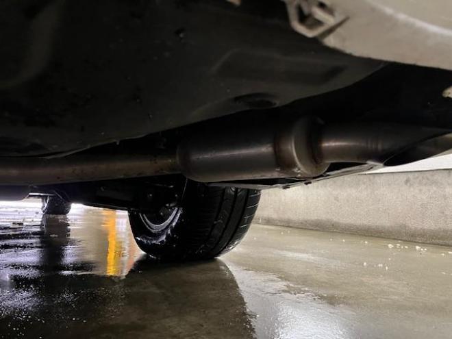 アルファードハイブリッドＳＲ　本州仕入　寒冷地仕様　禁煙車　純正ブラックレザーシート　純正１７インチＡＷ　社外１６ＡＷ＋スタッドレスタイヤ付　純正ナビ　地デジ　Ｂｌｕｅｔｏｏｔｈオーディオ　純正リアフリップダウンモニター　ＥＴＣ 4WD 2500 5Dr