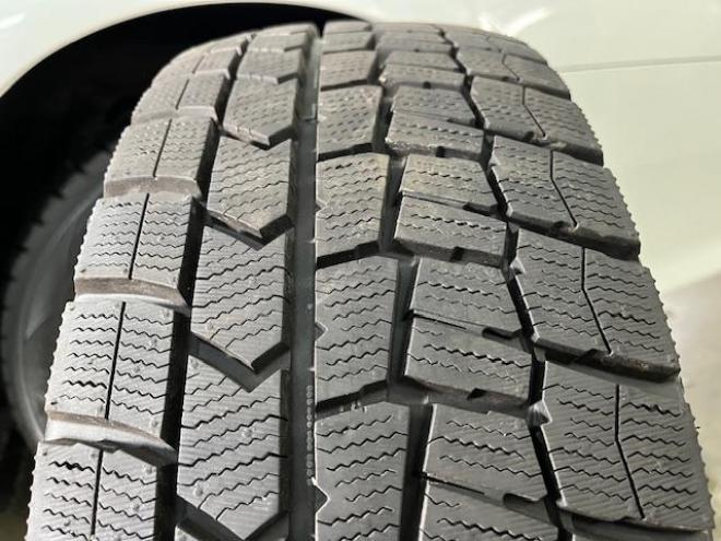 アルファードハイブリッドＳＲ　本州仕入　寒冷地仕様　禁煙車　純正ブラックレザーシート　純正１７インチＡＷ　社外１６ＡＷ＋スタッドレスタイヤ付　純正ナビ　地デジ　Ｂｌｕｅｔｏｏｔｈオーディオ　純正リアフリップダウンモニター　ＥＴＣ 4WD 2500 5Dr