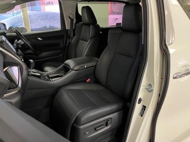 アルファードハイブリッドＳＲ　本州仕入　寒冷地仕様　禁煙車　純正ブラックレザーシート　純正１７インチＡＷ　社外１６ＡＷ＋スタッドレスタイヤ付　純正ナビ　地デジ　Ｂｌｕｅｔｏｏｔｈオーディオ　純正リアフリップダウンモニター　ＥＴＣ 4WD 2500 5Dr