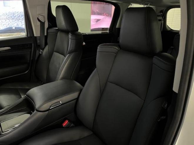 アルファードハイブリッドＳＲ　本州仕入　寒冷地仕様　禁煙車　純正ブラックレザーシート　純正１７インチＡＷ　社外１６ＡＷ＋スタッドレスタイヤ付　純正ナビ　地デジ　Ｂｌｕｅｔｏｏｔｈオーディオ　純正リアフリップダウンモニター　ＥＴＣ 4WD 2500 5Dr