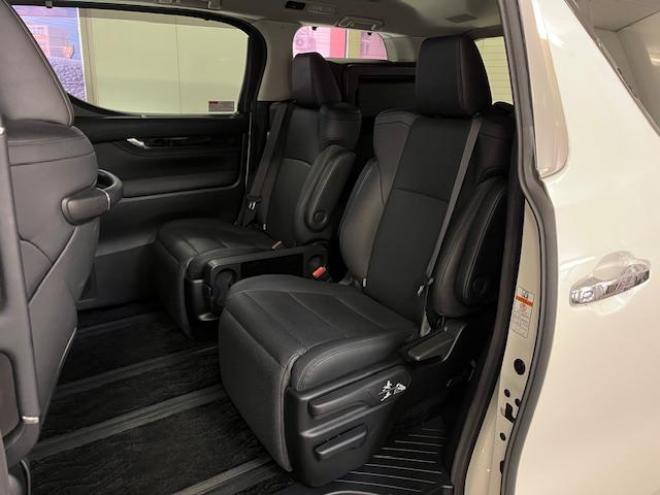 アルファードハイブリッドＳＲ　本州仕入　寒冷地仕様　禁煙車　純正ブラックレザーシート　純正１７インチＡＷ　社外１６ＡＷ＋スタッドレスタイヤ付　純正ナビ　地デジ　Ｂｌｕｅｔｏｏｔｈオーディオ　純正リアフリップダウンモニター　ＥＴＣ 4WD 2500 5Dr