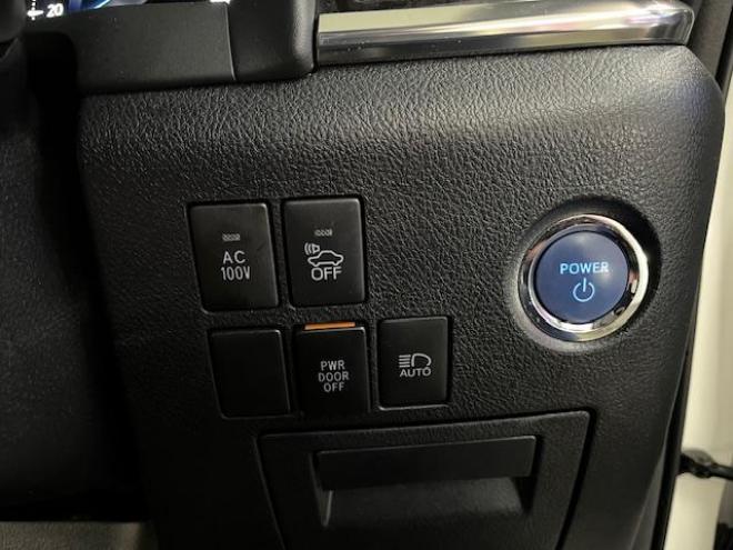 アルファードハイブリッドＳＲ　本州仕入　寒冷地仕様　禁煙車　純正ブラックレザーシート　純正１７インチＡＷ　社外１６ＡＷ＋スタッドレスタイヤ付　純正ナビ　地デジ　Ｂｌｕｅｔｏｏｔｈオーディオ　純正リアフリップダウンモニター　ＥＴＣ 4WD 2500 5Dr