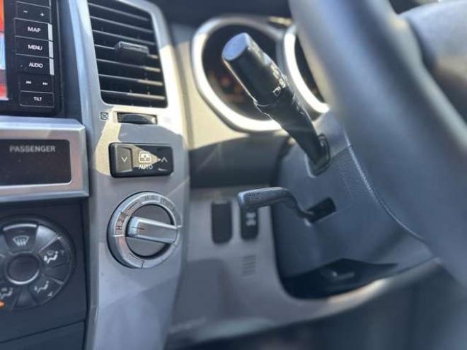 ハイラックスサーフ2.7 SSR-X アメリカンバージョン 4WD　コンビハンドル　社外ナビ　バックカメラ　ETC　社外スターター　社外ヘッドライト　シートカバー　パワーウィンドウ　パワステ　純正アルミ　ABS　キーレス　社外テール　社外グリル 2700