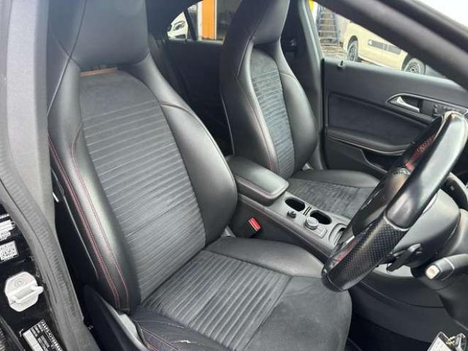 ベンツCLAクラス CLA250 4マチック 4WD　ナビ　TV　バックカメラ　アルミホイール　ディスチャージドランプ　電動シート　パワステ　パワーウィンドウ　キーレス　ETC　シートヒーター　横滑り防止装置　アイドリングストップ　クルーズコントロール 正規輸入車 2000