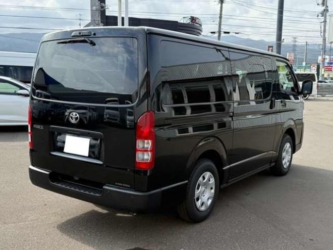 ハイエースバン2.8 DX ロング ディーゼルターボ 4WD　登録未使用車　寒冷地仕様　パノラミックビューモニター　デジタインナーミラー　LEDヘッドランプ　電動格納ミラーヒータ付　リアAC　リアヒーター　スライドドアイージークローザー　バックドアイージークローザー 登録済未使用車 2800