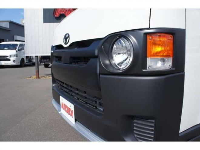 ハイエースバン2.8 DX ロング ディーゼルターボ 4WD　フロントシートセパレート仕様変更済　　　センターコンソール付　415COBRA丸目ライトキット&バッドラッカー16インチAW　415SAFARIフロントスポイラー　TOYOオープンカントリーR/T　電動格納ドアミラー 2800