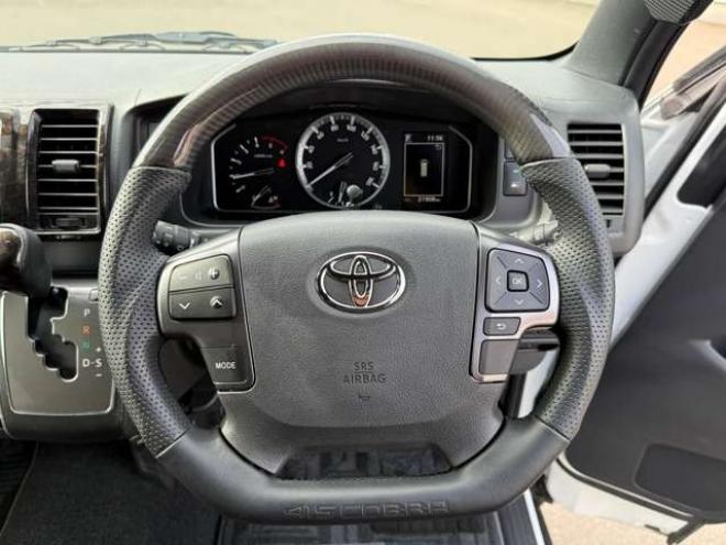 ハイエースバン2.8ダークプライムIIマルチロールトランスポータータイプIロングディーゼルターボ4WD　寒冷地仕様　ワンオーナー　ESSEX　ENCM18インチAW　ESSEXフロントリップスポイラー　ローダウン　パワースライドドア　LEDテール　415COBRAシートカバー&ローフォルムフェンダー&ステアリング 2800