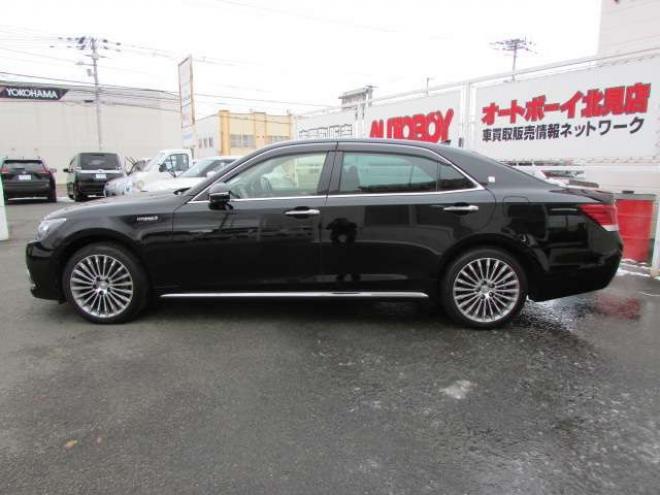 マジェスタ2.5 Four 4WD　プリクラッシュセーフティー/純正ナビ/フルセグTV/バックカメラ/LEDヘッドライト/ビルトインETC/全席シートヒーター/パワーシート/グリップヒーター/レーダークルーズコントロール 2500