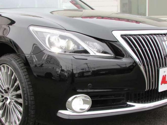 マジェスタ2.5 Four 4WD　プリクラッシュセーフティー/純正ナビ/フルセグTV/バックカメラ/LEDヘッドライト/ビルトインETC/全席シートヒーター/パワーシート/グリップヒーター/レーダークルーズコントロール 2500