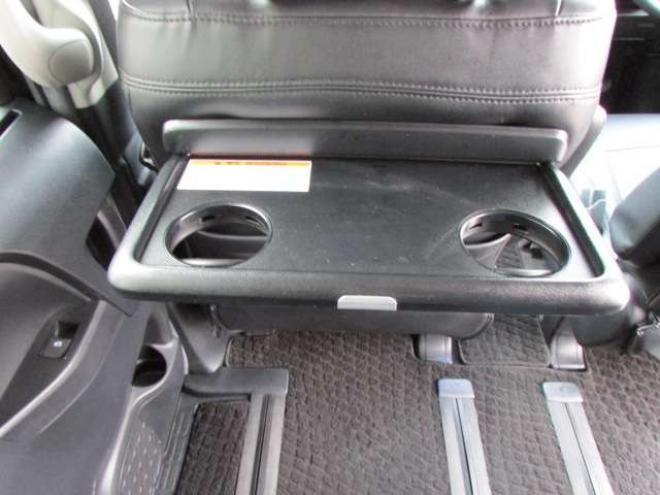 ヴォクシー2.0 X 4WD　トヨタセーフティセンス/LEDヘッドライト/両側パワースライドドア/ETC/社外ナビ/フルセグTV/バックカメラ/スマートキー一体式エンジンスターター 2000