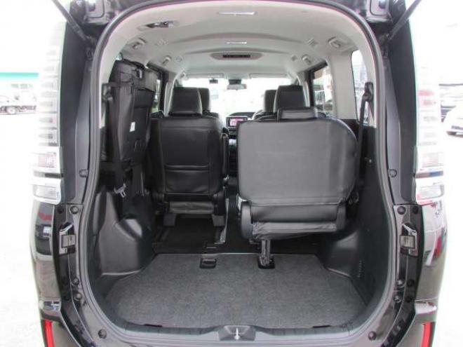 ヴォクシー2.0 X 4WD　トヨタセーフティセンス/LEDヘッドライト/両側パワースライドドア/ETC/社外ナビ/フルセグTV/バックカメラ/スマートキー一体式エンジンスターター 2000