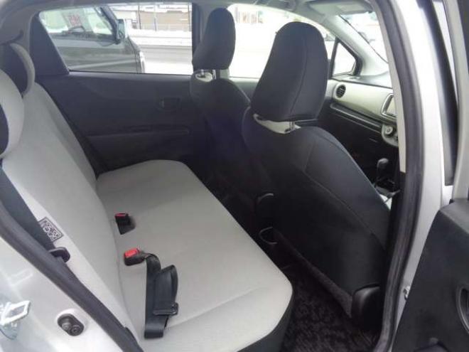 ヴィッツ1.0 F　FF　キーレス　社外ナビ　バックカメラ 2WD 1000