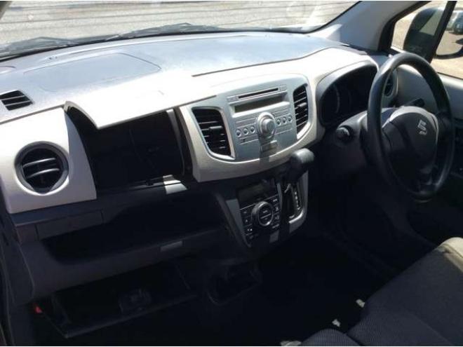 ワゴンRFX 4WD　キーレス　オートエアコン　シートヒーター　ミラーヒーター　アイドリングストップ　助手席シートアンダーボックス　電動格納ミラー　ETC　純正オーディオプレーヤー　CD　FM/AM　AUX 660