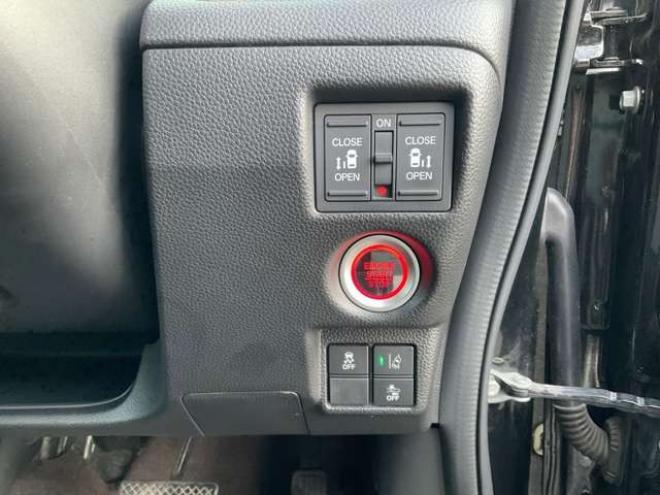 N-BOXカスタム 660 G L ホンダセンシング 4WD　純正ナビ・TV　バックカメラ　両側パワスラ　純正エンジンスターター　プッシュスタート　クルコン　ETC　LEDヘッドライト　フォグランプ　シートヒーター　ドラレコ　bluetooth 660