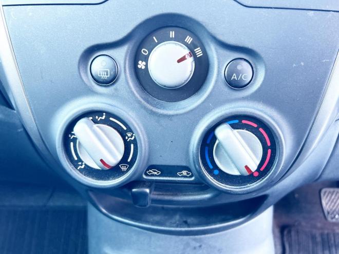 ノート1.2X FOUR 4WD　ローンが不安な方＜優遇ローン＞寒冷地仕様　エマージェンシーブレーキ　社外ナビ 4WD