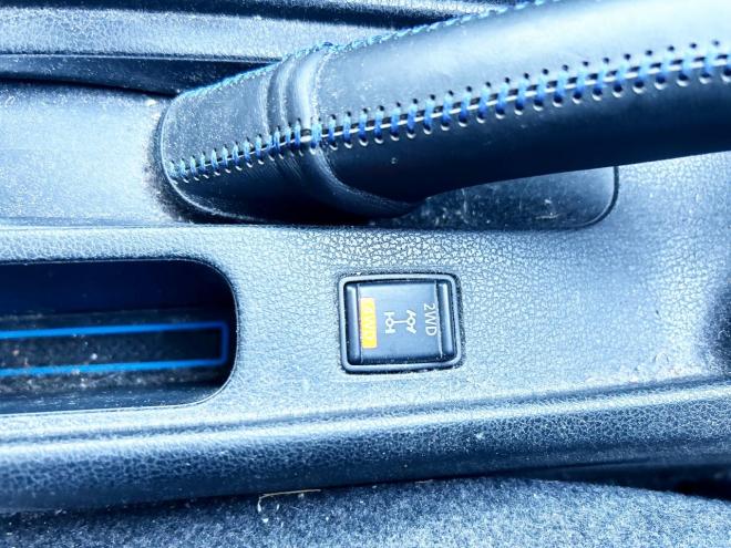 ノート1.2X FOUR 4WD　ローンが不安な方＜優遇ローン＞寒冷地仕様　エマージェンシーブレーキ　社外ナビ 4WD