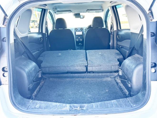 ノート1.2X FOUR 4WD　ローンが不安な方＜優遇ローン＞寒冷地仕様　エマージェンシーブレーキ　社外ナビ 4WD