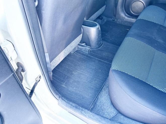 ノート1.2X FOUR 4WD　ローンが不安な方＜優遇ローン＞寒冷地仕様　エマージェンシーブレーキ　社外ナビ 4WD