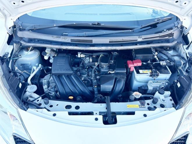 ノート1.2X FOUR 4WD　ローンが不安な方＜優遇ローン＞寒冷地仕様　エマージェンシーブレーキ　社外ナビ 4WD