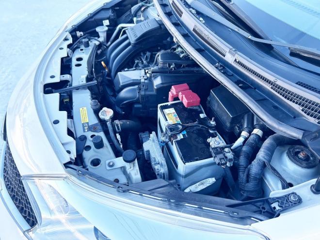 ノート1.2X FOUR 4WD　ローンが不安な方＜優遇ローン＞寒冷地仕様　エマージェンシーブレーキ　社外ナビ 4WD