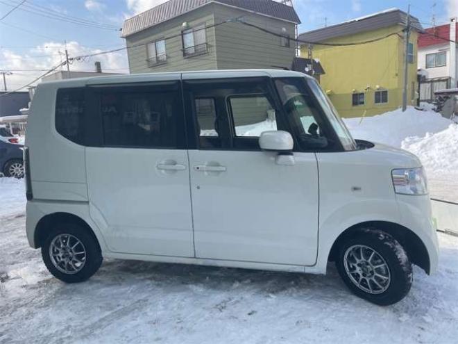 N-BOXG Lパッケージ 4WD　新在　庫　　限　定プ　ライス!!　ナビ　TV　バックカメラ　Pドア 660
