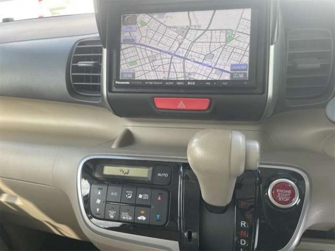 N-BOXG Lパッケージ 4WD　新在　庫　　限　定プ　ライス!!　ナビ　TV　バックカメラ　Pドア 660