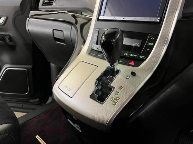 ヴェルファイア２．４Ｚ　ゴールデンアイズ　後期型　寒冷地仕様　禁煙車　両側パワースライドドア　パワーバックドア　純正ハーフレザーシート　純正１８インチＡＷ　社外１６ＡＷ＋スタッドレスタイヤ付　フロントガラス熱線　クルーズコントロール　ＥＴＣ 4WD 2400 5Dr