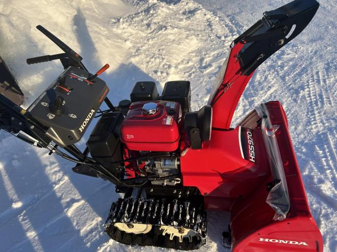 除雪機ホンダHSS970n点検整備塗装済み