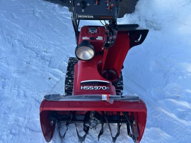 除雪機ホンダHSS970n点検整備塗装済み
