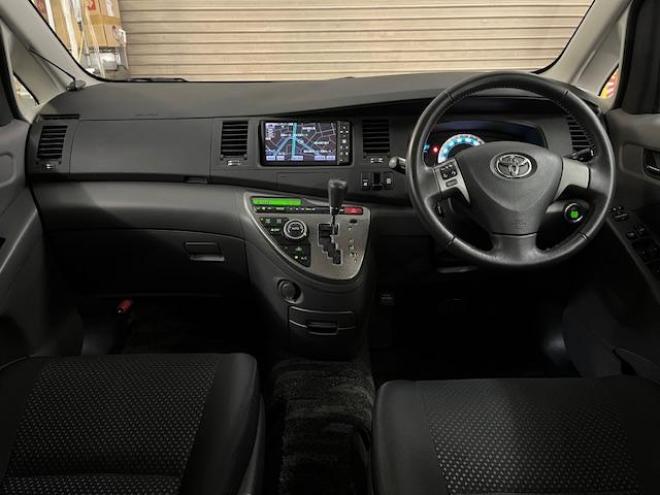 アイシスプラタナ　リミテッド　ワンオーナー　寒冷地仕様　禁煙車　両側パワースライドドア　純正１５インチＡＷ　社外１５ＡＷ＋スタッドレスタイヤ　純正ＨＤＤナビ　地デジ　ＤＶＤ再生　Ｂｌｕｅｔｏｏｔｈ　バックカメラ　エンジンスターター 4WD 5 1800Dr