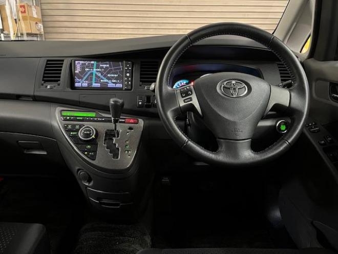 アイシスプラタナ　リミテッド　ワンオーナー　寒冷地仕様　禁煙車　両側パワースライドドア　純正１５インチＡＷ　社外１５ＡＷ＋スタッドレスタイヤ　純正ＨＤＤナビ　地デジ　ＤＶＤ再生　Ｂｌｕｅｔｏｏｔｈ　バックカメラ　エンジンスターター 4WD 5 1800Dr