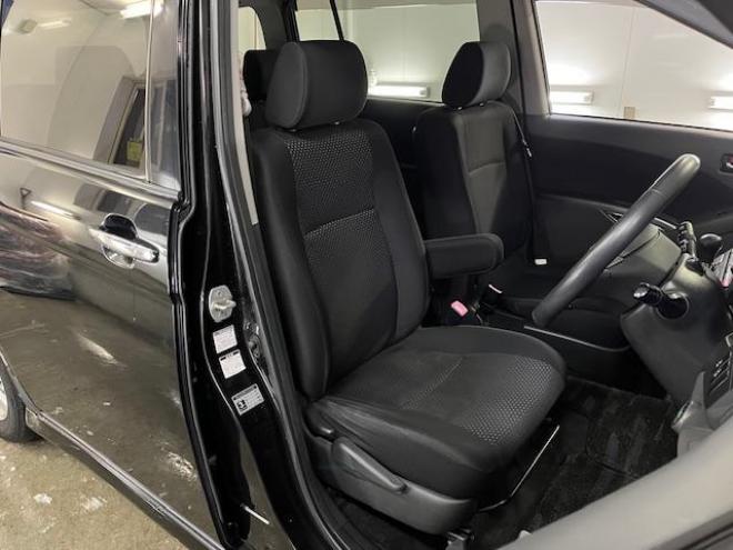 アイシスプラタナ　リミテッド　ワンオーナー　寒冷地仕様　禁煙車　両側パワースライドドア　純正１５インチＡＷ　社外１５ＡＷ＋スタッドレスタイヤ　純正ＨＤＤナビ　地デジ　ＤＶＤ再生　Ｂｌｕｅｔｏｏｔｈ　バックカメラ　エンジンスターター 4WD 5 1800Dr