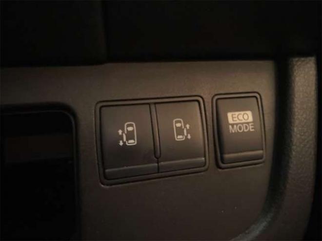 セレナ2.0 ハイウェイスター Jパッケージ 4WD　ナビ　TV　両面パワースライド　TRC　HID　エンスタ　リアカメラ 2000