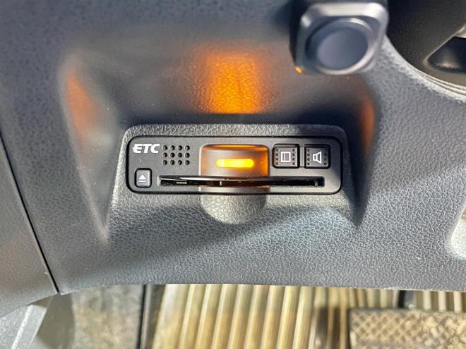 フィット1.3G 4WD 5年保証 ナビTV Bカメ ETC 夏冬タイヤ 寒冷地仕様 禁煙 車検整備2年付 修復歴無