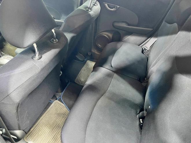 フィット1.3G 4WD 5年保証 ナビTV Bカメ ETC 夏冬タイヤ 寒冷地仕様 禁煙 車検整備2年付 修復歴無