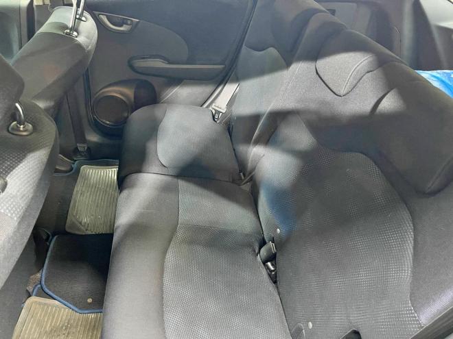 フィット1.3G 4WD 5年保証 ナビTV Bカメ ETC 夏冬タイヤ 寒冷地仕様 禁煙 車検整備2年付 修復歴無