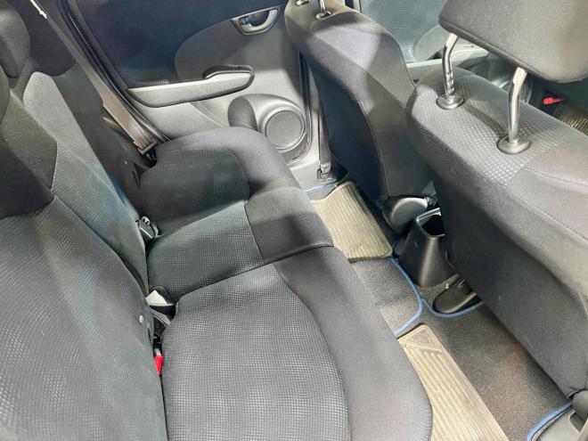 フィット1.3G 4WD 5年保証 ナビTV Bカメ ETC 夏冬タイヤ 寒冷地仕様 禁煙 車検整備2年付 修復歴無