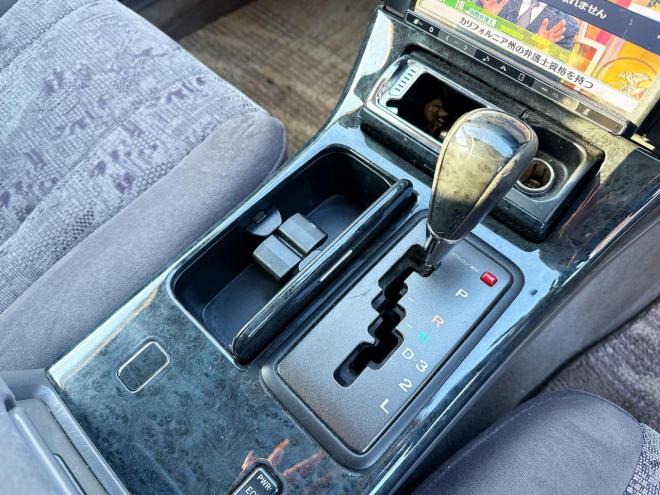 クラウンエステートエステート2.5アスリートFour 4WD 　ローンが不安な方＜優遇ローン＞ ユーザー買取車　社外HDDナビ　HID　ETC　ルーフレール　キーレス 4WD 2500 5Dr