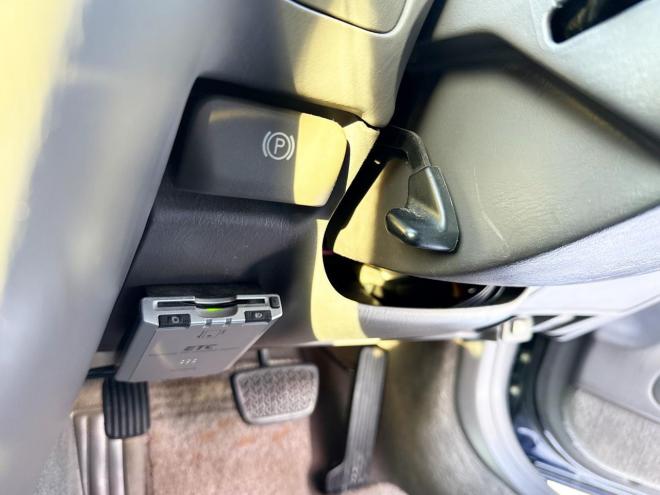 クラウンエステートエステート2.5アスリートFour 4WD 　ローンが不安な方＜優遇ローン＞ ユーザー買取車　社外HDDナビ　HID　ETC　ルーフレール　キーレス 4WD 2500 5Dr