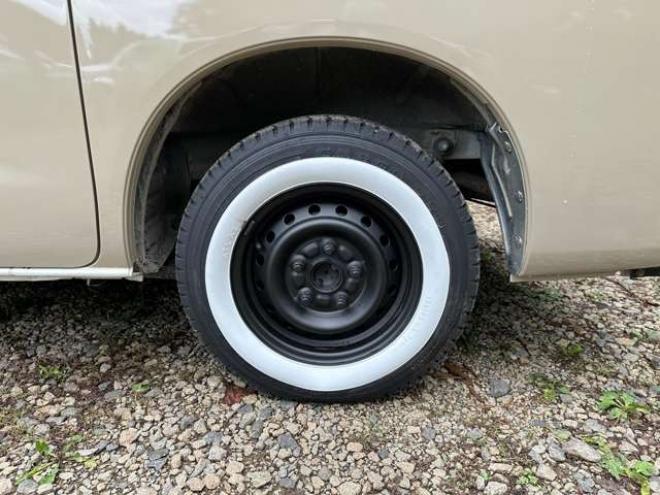 タウンエースバン1.5 GL 4WD　ベージュツートン全塗装済　ストラーダナビTV　バックカメラ　LEDヘッドライト　純正デフロック　リアヒーター　寒冷地仕様　ブラウンレザー調シートカバー　ルーフラック 1500