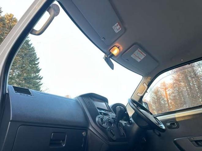 タウンエースバン1.5 DX 4WD　寒冷地仕様　パワーウィンドウ　パワステ　エアコン　ABS　ナビ　ETC 1500