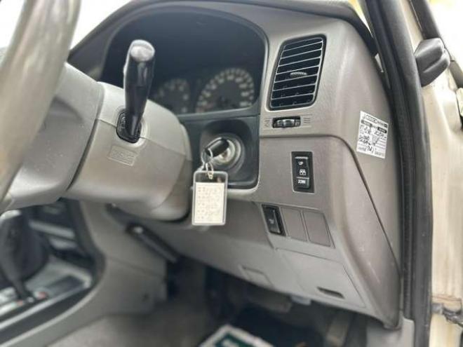 ハイラックスサーフ3.0 SSR-X ディーゼルターボ 4WD　サンルーフ　リフトアップ　ETC　パワステ　パワーウィンドウ　社外アルミ　ABS　キーレス　CDオーディオ 3000