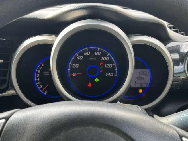 N-BOXカスタムG Lパッケージ 4WD　社外ナビ　左側電動スライドドア　バックカメラ　純正アルミホイール　キーレスエントリー　ABS　パワーウィンドウ　パワステ　盗難防止装置 660