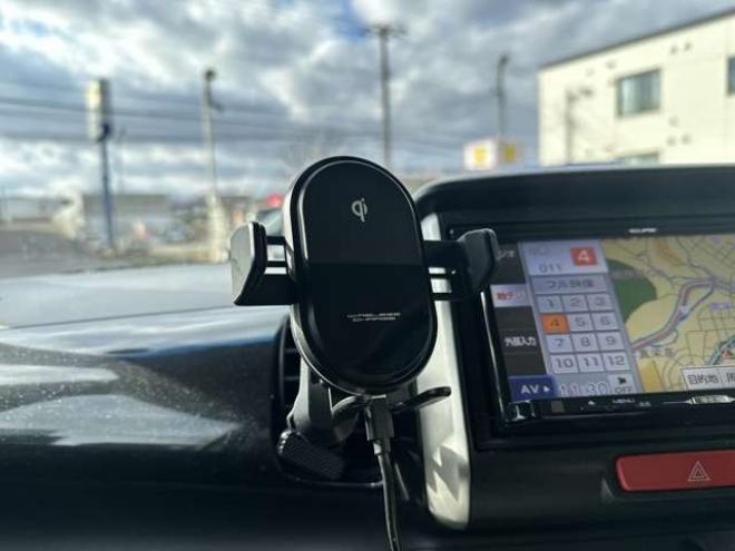 N-BOXカスタムG Lパッケージ 4WD　社外ナビ　左側電動スライドドア　バックカメラ　純正アルミホイール　キーレスエントリー　ABS　パワーウィンドウ　パワステ　盗難防止装置 660