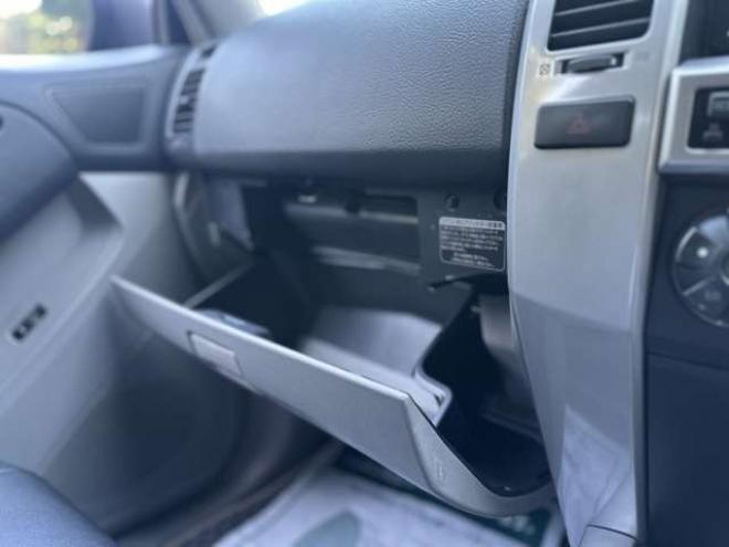 ハイラックスサーフ2.7 SSR-X アメリカンバージョン 4WD　コンビハンドル　社外ナビ　バックカメラ　ETC　社外スターター　社外ヘッドライト　シートカバー　パワーウィンドウ　パワステ　純正アルミ　ABS　キーレス　社外テール　社外グリル 2700