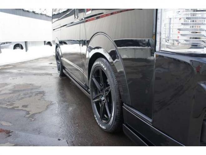 ハイエース2.7 GL ロング ファインテックツアラー 4WD　415COBRA　ファントムヘッドライトシステム&フェイスリフトキット&F/S/R/ルーフスポ/ボンネット/プレステージテールランプ&バッドラッカーHP-6プレミアムフォージッド18インチAW　TOYO　H30　225/50R18 2700